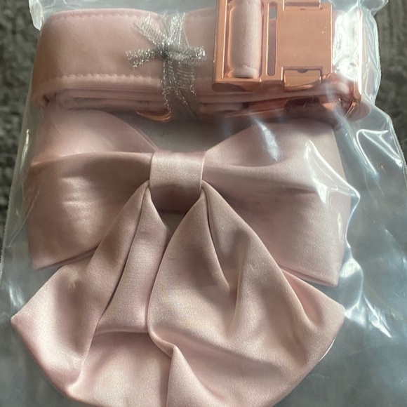 Pink Lionet Dog Bowtie (Detachable) Collar - Picture 2 of 6